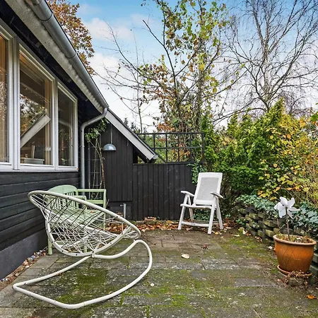 1 Bedroom Lovely In Prázdninový dům *
